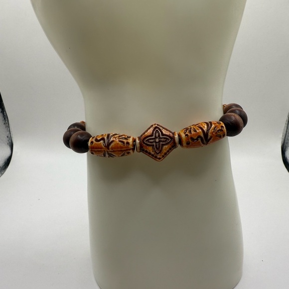 Men's Women's Boho Wooden Agate Stretch Bracelet with Beautiful Symbols - Picture 2 of 3